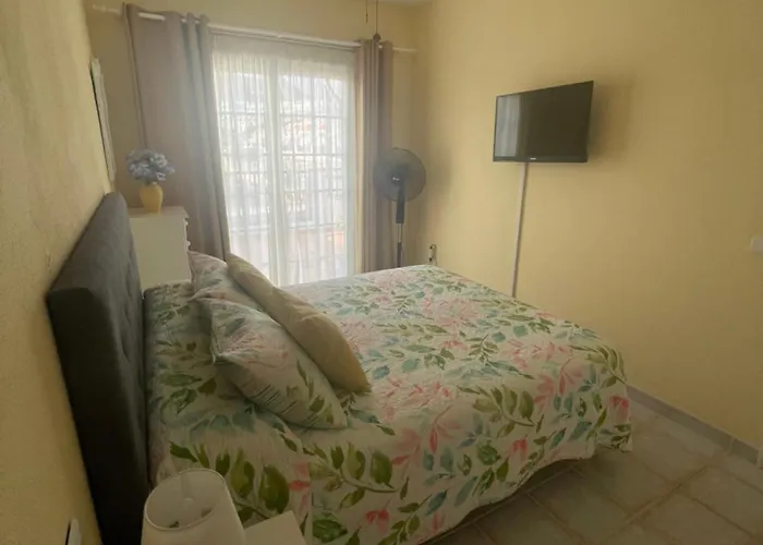 El Mirador Apartment *